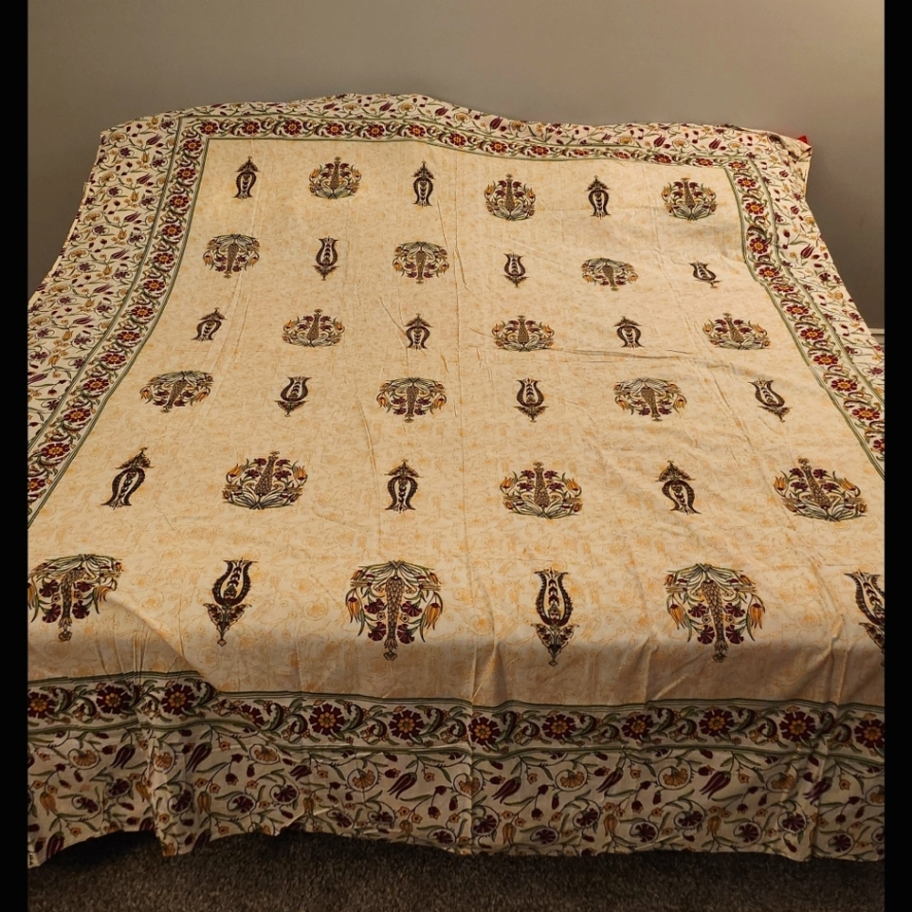 NWOT hand block printed bed sheets with pillow case.
